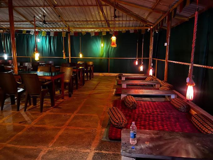 White Elephant Restaurant & Cottages Gokarna Гокарна Экстерьер фото