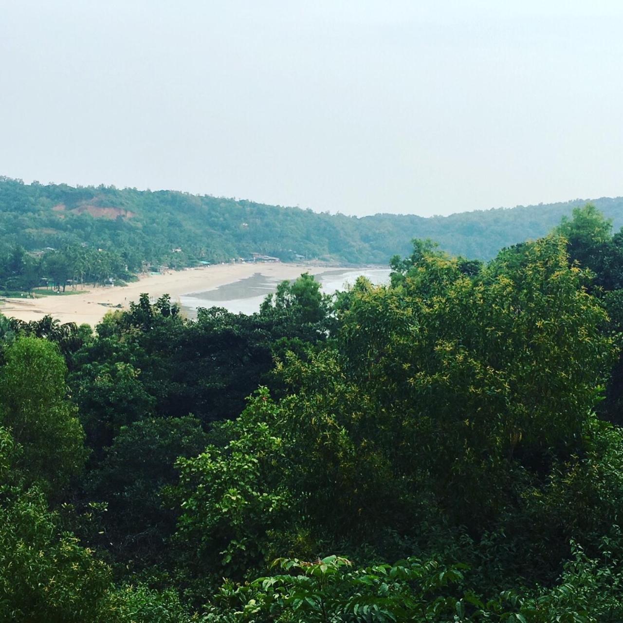 White Elephant Restaurant & Cottages Gokarna Гокарна Экстерьер фото