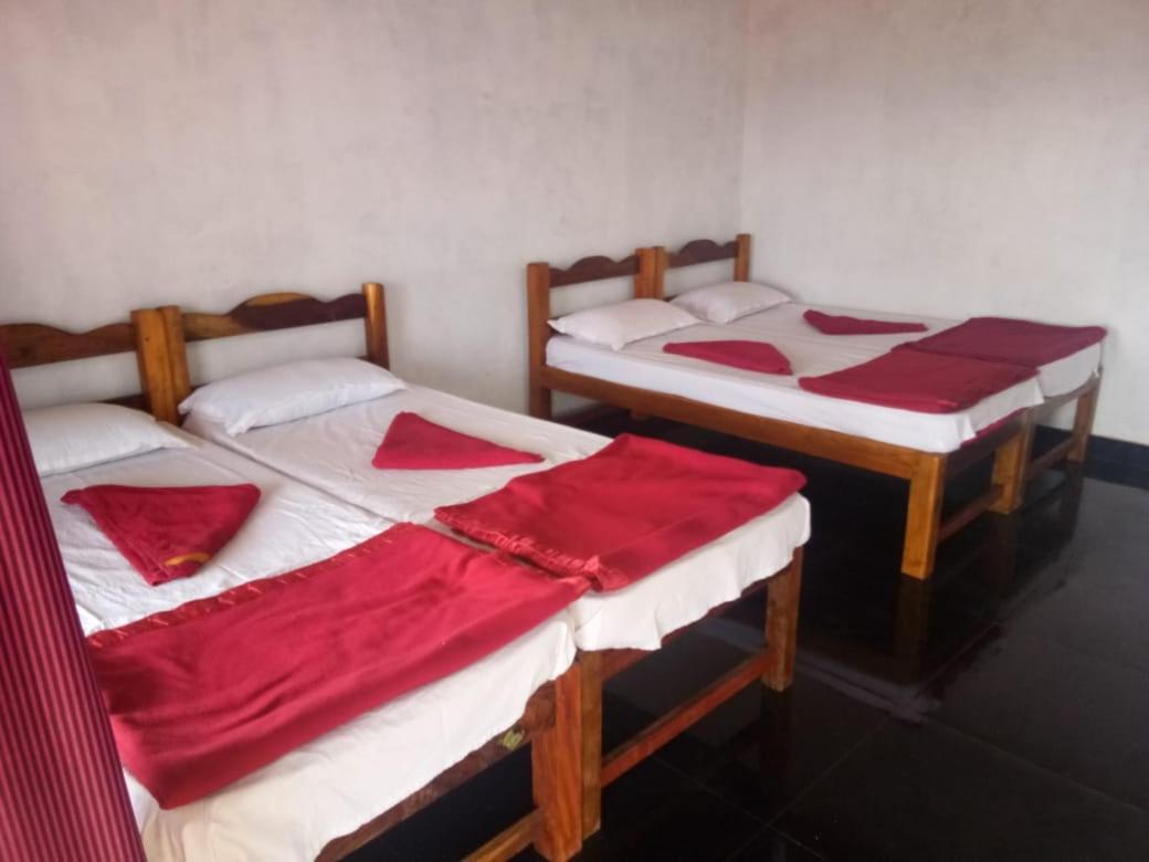 White Elephant Restaurant & Cottages Gokarna Гокарна Экстерьер фото