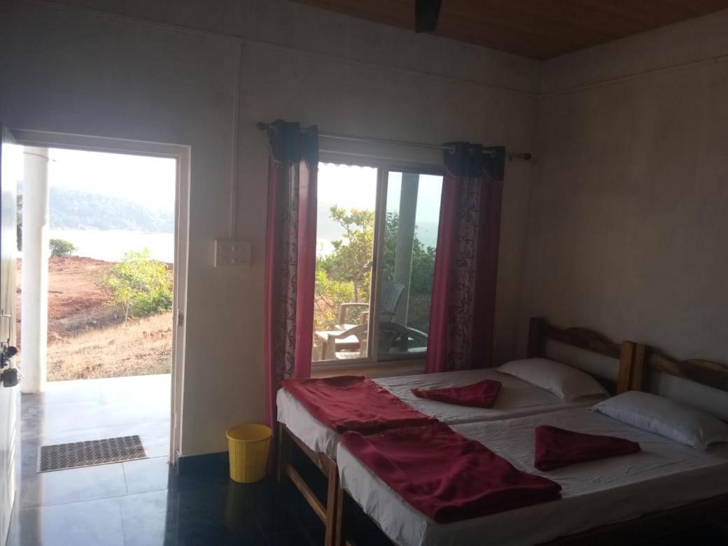 White Elephant Restaurant & Cottages Gokarna Гокарна Экстерьер фото